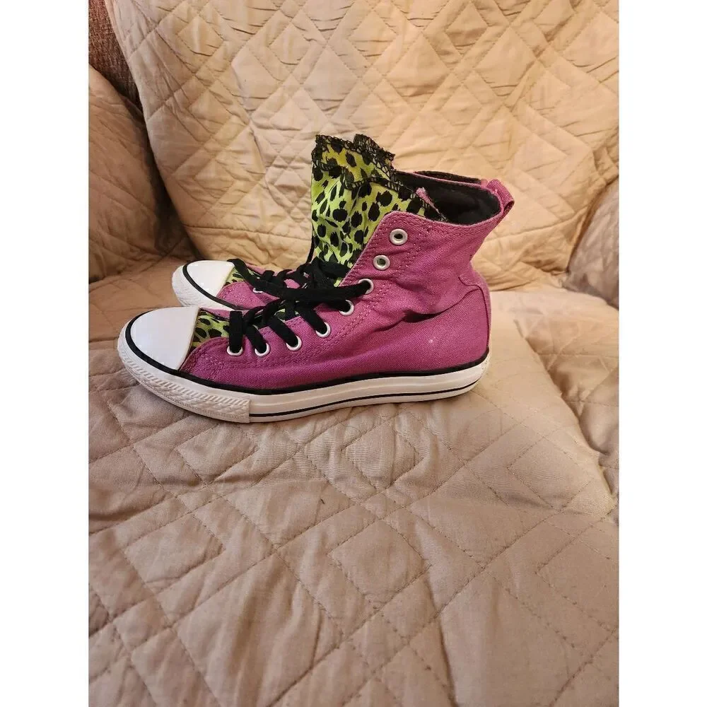 Converse All Star Chuck Taylor, Pink shoe with Green Cheetah print tongue size